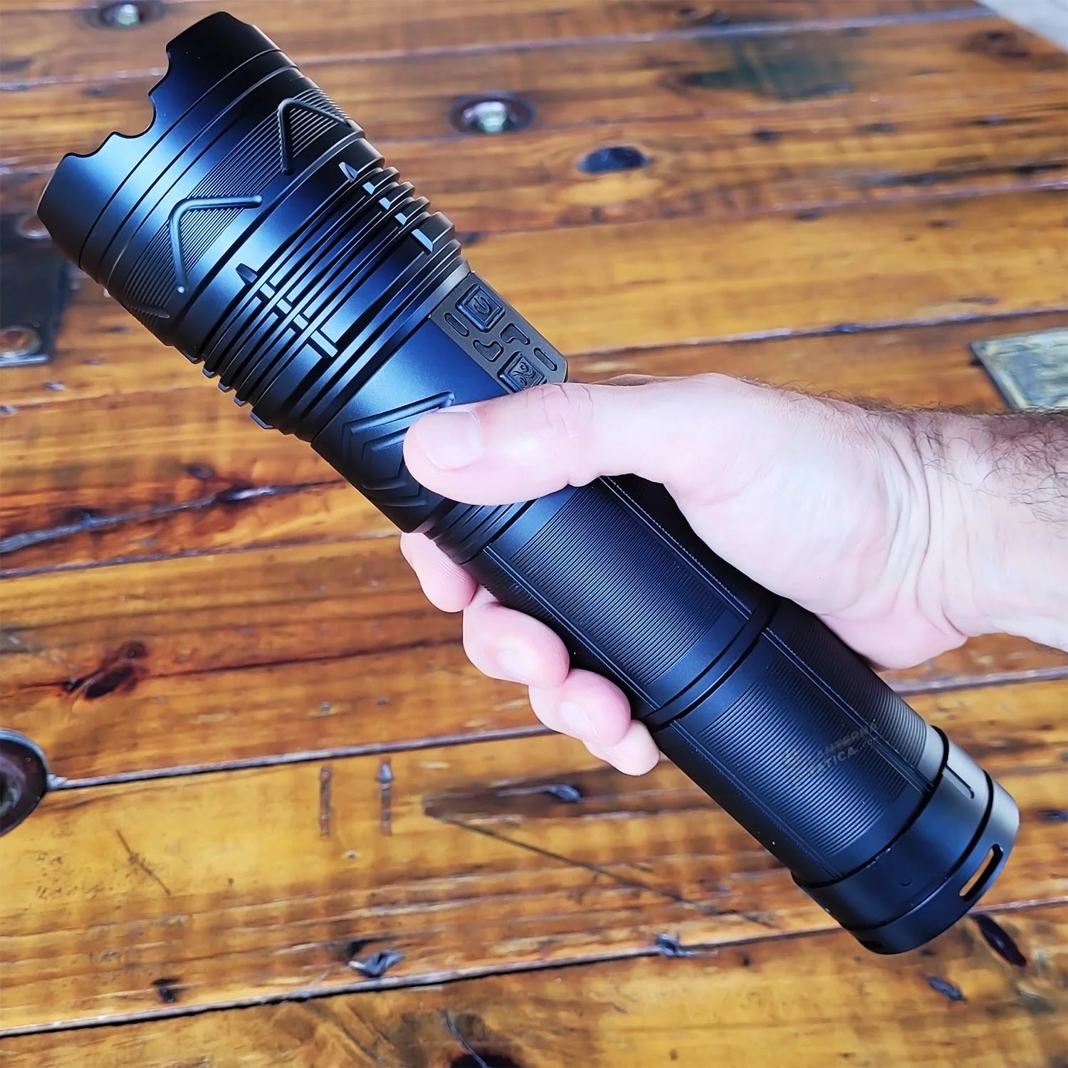 Lanterna Tática  Super Potente Original - Mais Potente do Mundo